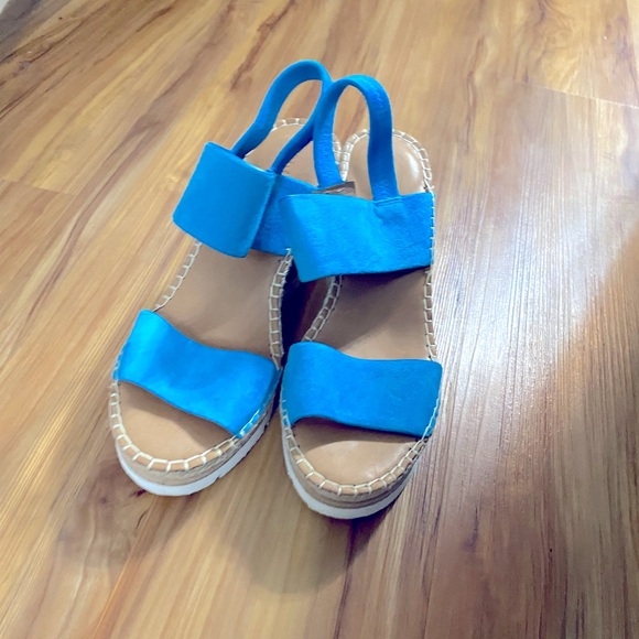 Gentle Souls Blue Wedge Shoes - Picture 1 of 2